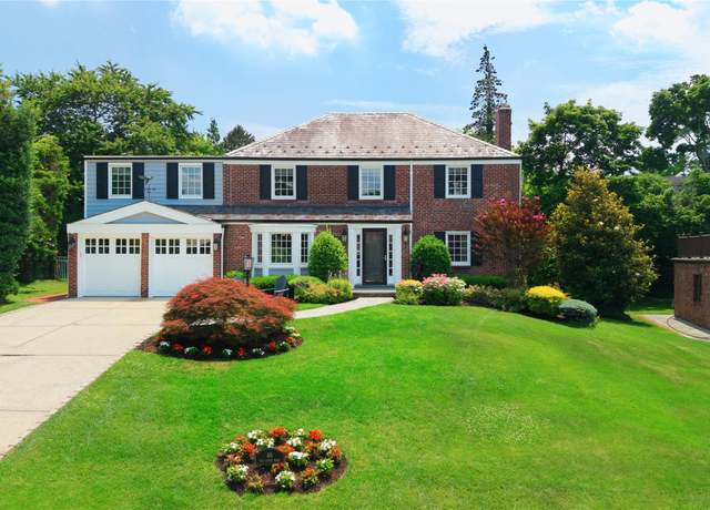 Property at 46 Old Estate Rd, Manhasset, NY 11030, 5 beds, 3.5 baths