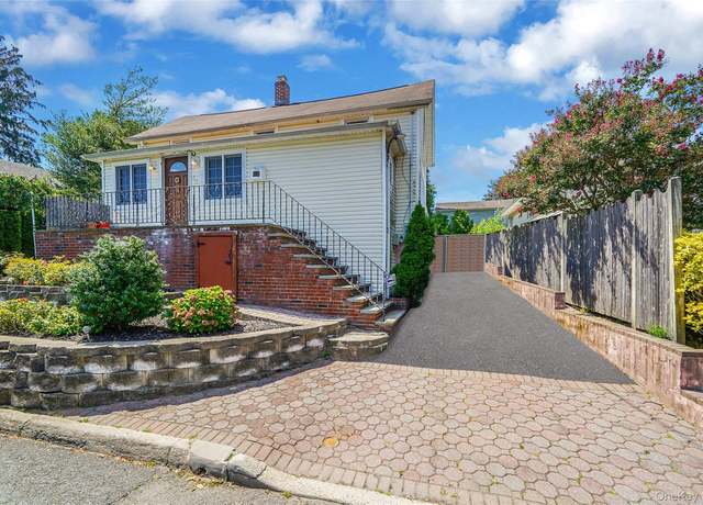 Property at 40 Valentine Ave, Glen Cove, NY 11542, 2 beds, 2 baths