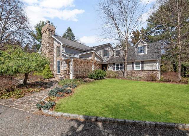 Property at 1 Linwood Ln, Northport, NY 11768, 4 beds, 2.5 baths