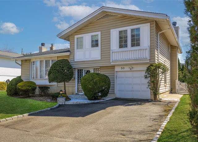 Property at 50 Fountain Ln, Jericho, NY 11753, 3 beds, 2.5 baths