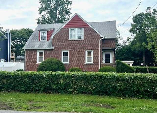 Property at 455 Prospect Ave, Central Islip, NY 11722, 3 beds, 2 baths