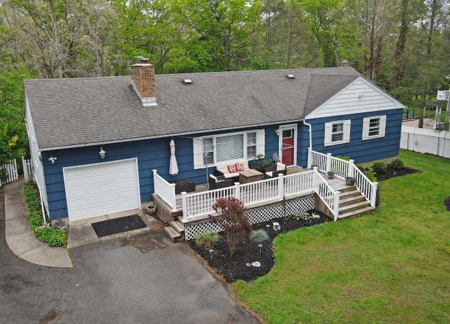 Property at 125 Chestnut St, Mount Sinai, NY 11766, 3 beds, 2 baths