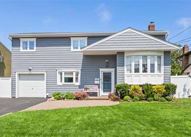 Property at 3483 Steven Rd, Baldwin, NY 11510, 4 beds, 2.5 baths