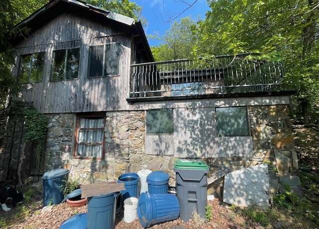 Property at 75 Deer Trl N, Greenwood Lake, NY 10925, 2 beds, 1 bath