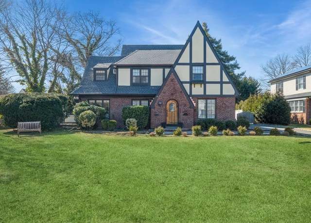 Property at 67 Bedell Ave, Hempstead, NY 11550, 4 beds, 4 baths