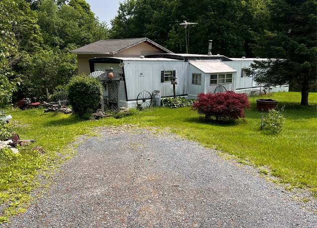 Property at 81 Ridge Dr, Middletown, NY 10940, 2 beds, 1 bath