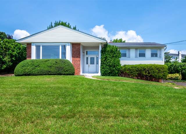 Property at 108 Kensington Oval, New Rochelle, NY 10805, 3 beds, 3 baths