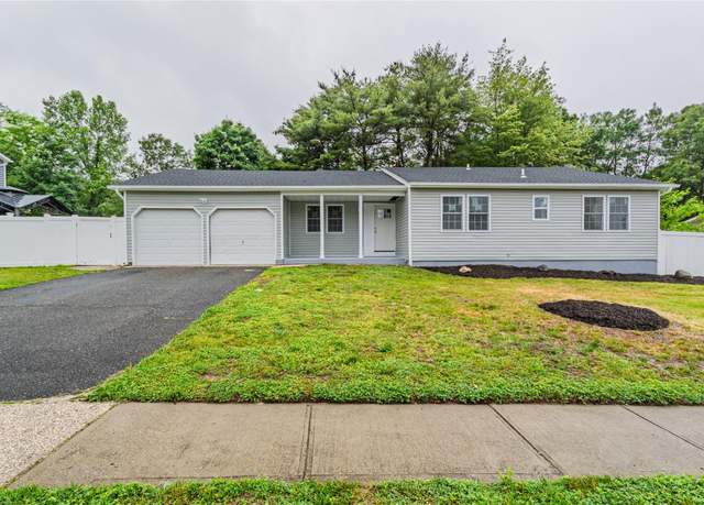 Property at 23 Waterford Dr, Wheatley Heights, NY 11798, 5 beds, 3 baths