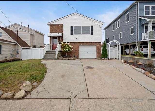 Property at 881 Surf St, Lindenhurst, NY 11757, 3 beds, 3 baths