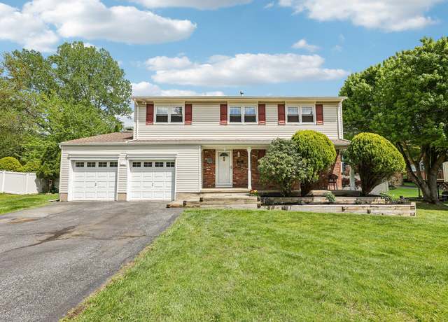 Property at 11 Howard Ave, Tappan, NY 10983, 4 beds, 2.5 baths