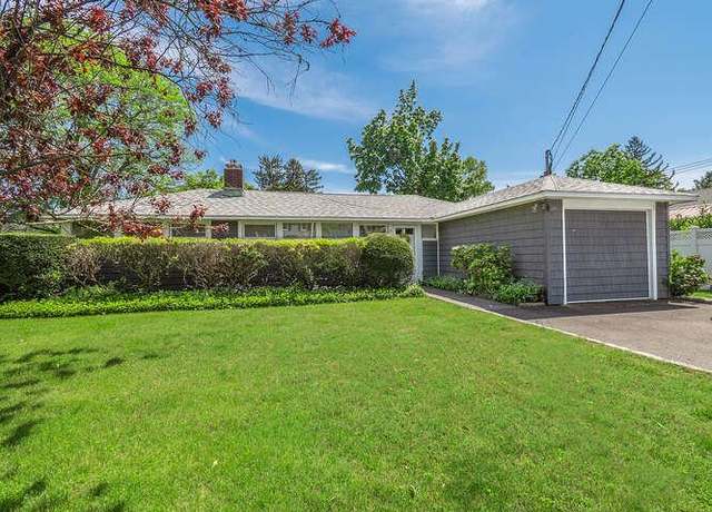 Property at 31 Townsend St, Glen Head, NY 11545, 3 beds, 1 bath