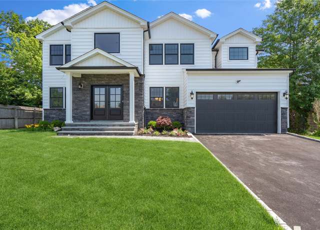 Property at 7 Eton Pl, Plainview, NY 11803, 5 beds, 3.5 baths