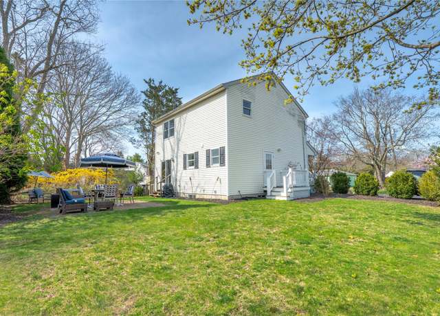 Property at 400 Anglers Rd, Greenport, NY 11944, 3 beds, 2.5 baths