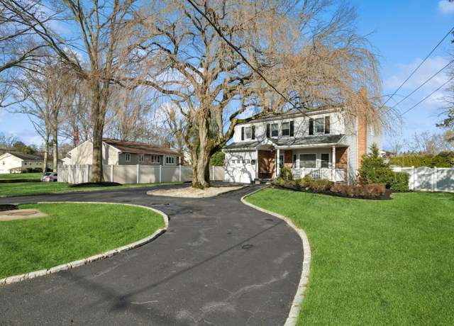 Property at 17 Kivy St, Huntington Station, NY 11746, 4 beds, 3.5 baths