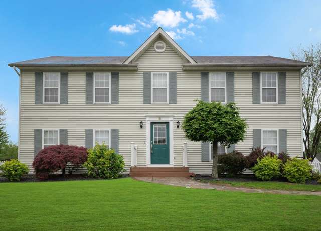 Property at 8 Bernadette Way, Washingtonville, NY 10992, 3 beds, 3 baths