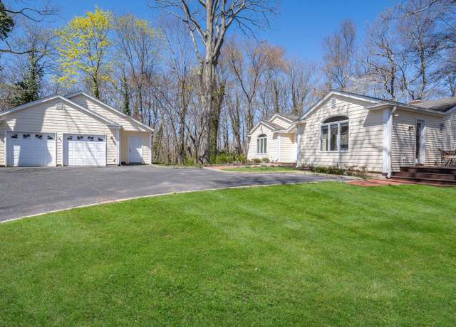 Property at 1A Carnegie Ave, Cold Spring Harbor, NY 11724, 3 beds, 2 baths