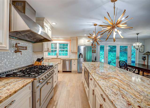 Property at 27 Prospect Ave, Sea Cliff, NY 11579, 4 beds, 3 baths