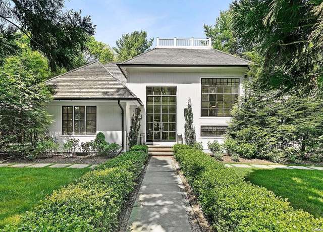 Property at 1 Koala Ln, East Hampton, NY 11937, 6 beds, 6.5 baths