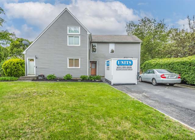 Property at 233 Arrowhead Ave, Riverhead, NY 11901, 4 beds, 2.5 baths