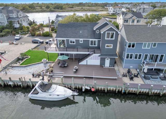 Property at 998 Pacific St, Lindenhurst, NY 11757, 4 beds, 3 baths