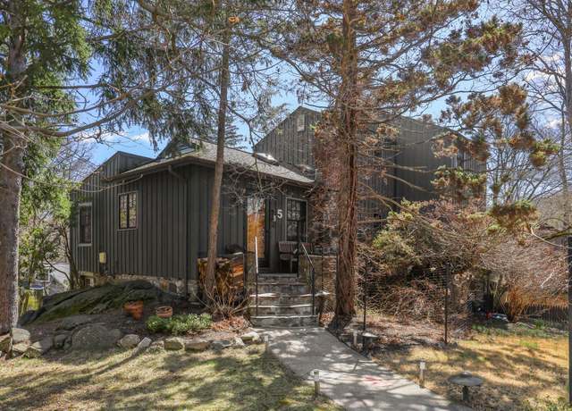 Property at 5 Spruce Ln, Cortlandt Manor, NY 10567, 3 beds, 3 baths
