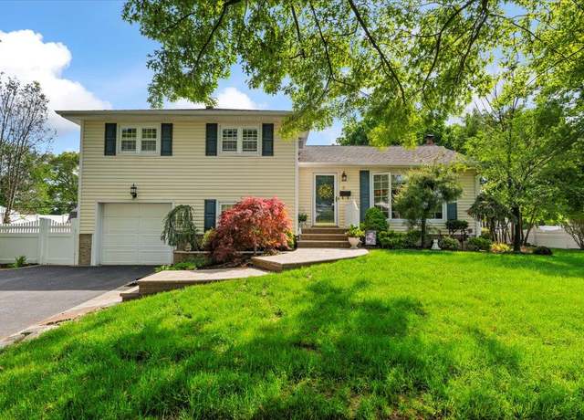 Property at 2 Manor Dr, Bethpage, NY 11714, 3 beds, 1.5 baths
