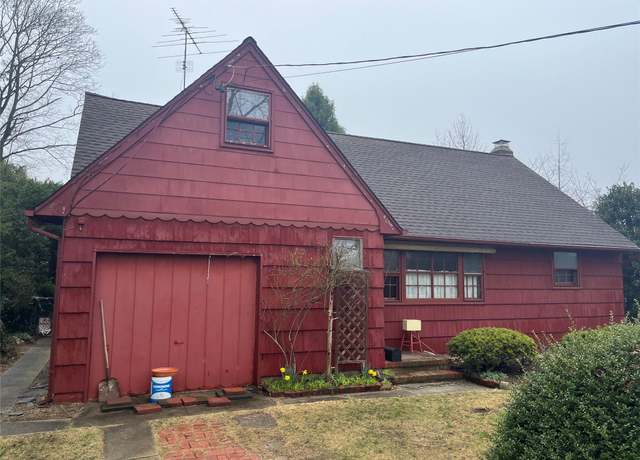 Property at 22 Guilette Pl, Amityville, NY 11701, 3 beds, 2 baths