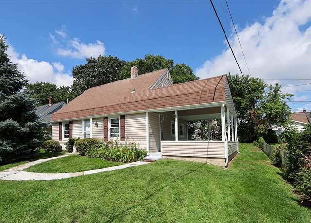 Property at 16 Primrose Ln, Levittown, NY 11756, 3 beds, 1 bath