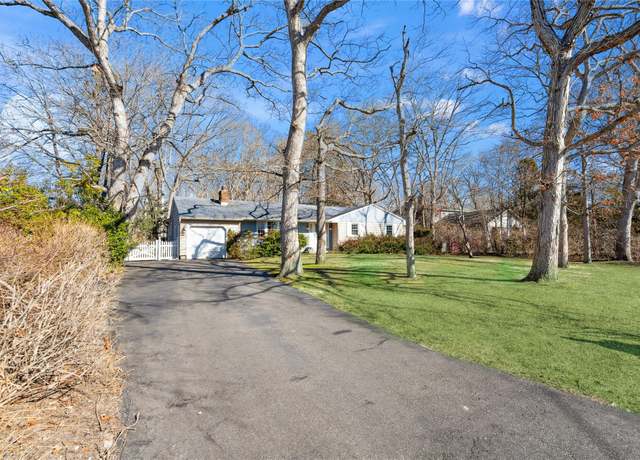 Property at 931 Pearl St, Bohemia, NY 11716, 4 beds, 2 baths
