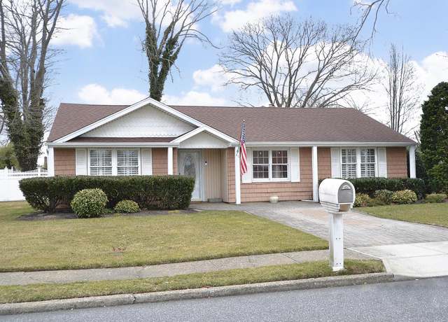 Property at 49 Starfire Dr, Centereach, NY 11720, 3 beds, 2 baths