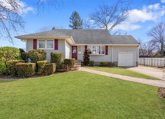 Property at 119 Nassau Ave, West Babylon, NY 11704, 5 beds, 2 baths