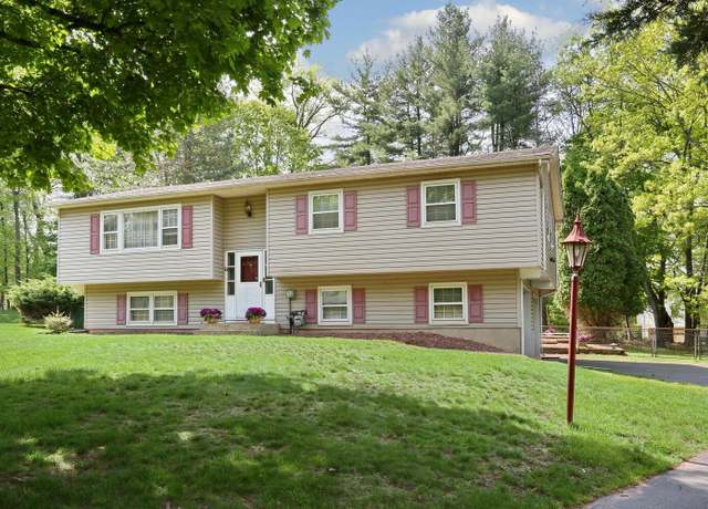 Property at 6 Crescent Ct, New City, NY 10956, 4 beds, 2.5 baths