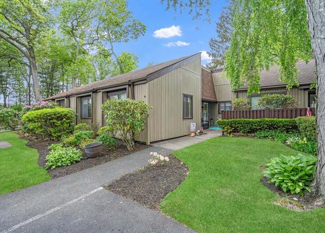Property at 80 Strathmore Gate Dr, Stony Brook, NY 11790, 2 beds, 1.5 baths