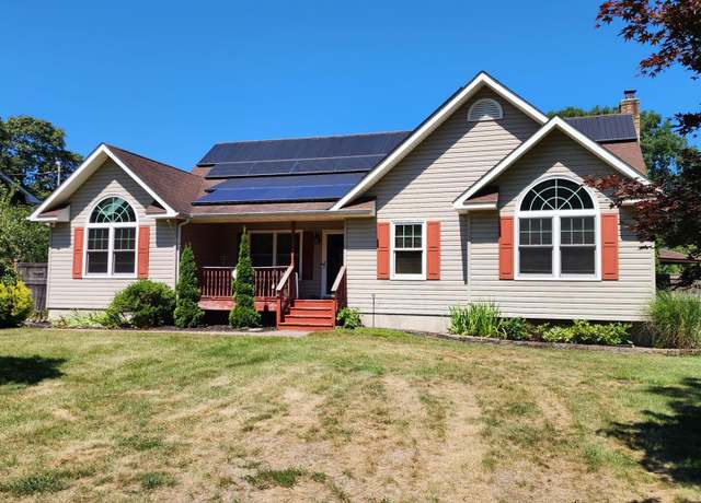 Property at 289 Carleton Dr E, Shirley, NY 11967, 4 beds, 3 baths