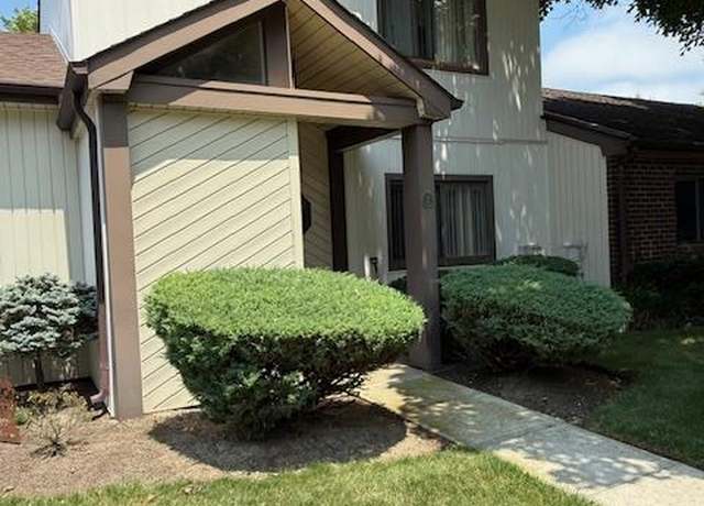 Property at 3 Blue Point Rd E, Holtsville, NY 11742, 2 beds, 2.5 baths