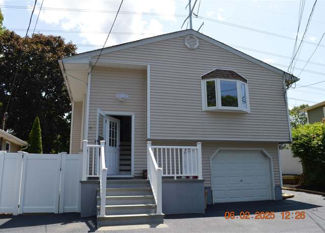 Property at 294 Fir Grove Rd, Ronkonkoma, NY 11779, 4 beds, 2 baths