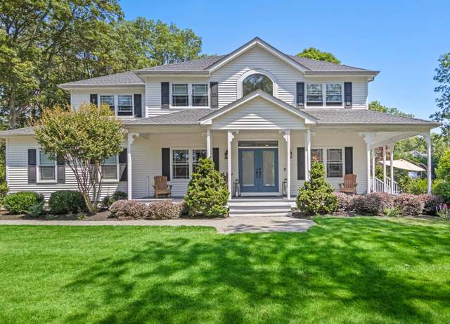Property at 2 William St, East Setauket, NY 11733, 4 beds, 2.5 baths