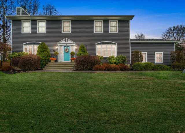 Property at 2 Laura Dr, Chester, NY 10918, 4 beds, 2.5 baths