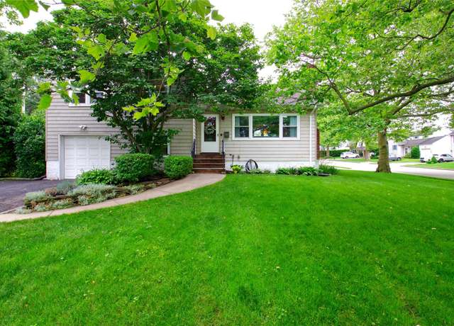 Property at 187 Tanners Pond Rd, Garden City, NY 11530, 4 beds, 2 baths