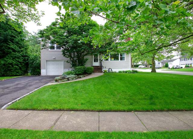 Property at 187 Tanners Pond Rd, Garden City, NY 11530, 4 beds, 2 baths