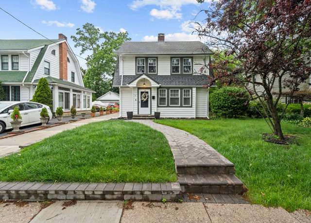 Property at 17 Sachem St St, East Rockaway, NY 11518, 3 beds, 2.5 baths