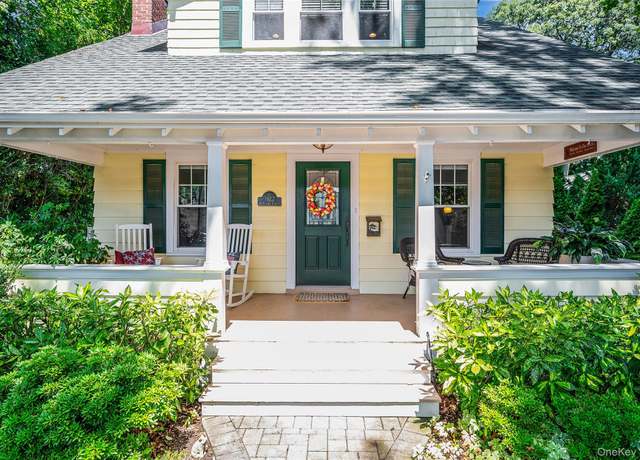 Property at 11 Sammis St, Huntington, NY 11743, 3 beds, 2.5 baths