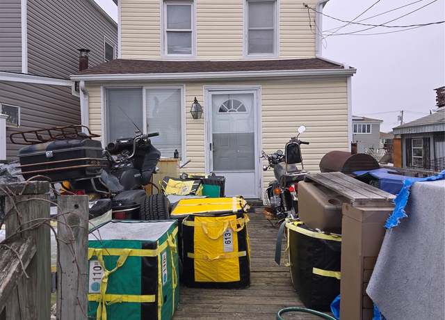 Property at 5 Bayview Ave, Howard Beach, NY 11414, 2 beds, 1 bath