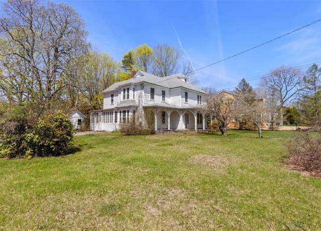 Property at 26705 Main Rd, Cutchogue, NY 11935, 4 beds, 2 baths