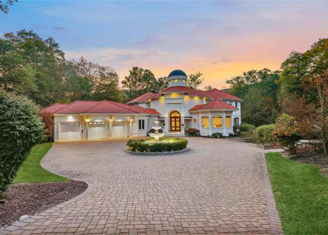 Property at 652 Haverstraw Rd, Suffern, NY 10901, 7 beds, 8.5 baths