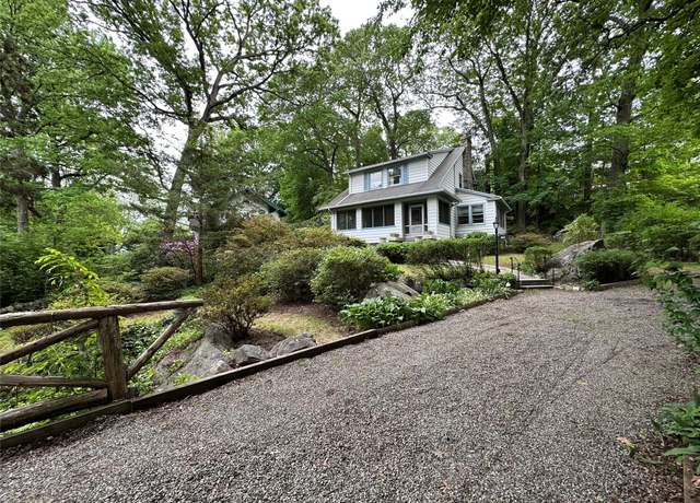 Property at 40 Pine Brook Dr, Larchmont, NY 10538, 3 beds, 2.5 baths