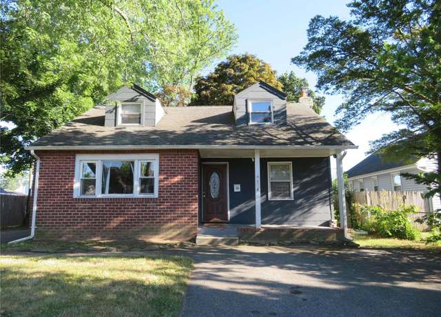 Property at 104 Weeks Rd, North Babylon, NY 11703, 4 beds, 2 baths