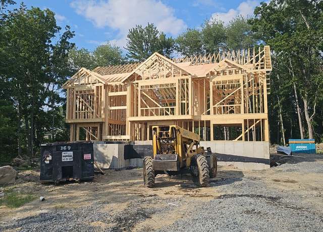 Property at 3 Cameron Pl, Wallkill, NY 12589, 4 beds, 3 baths