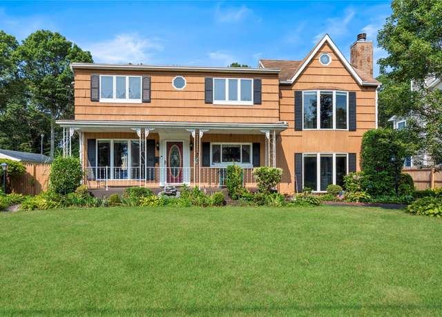 Property at 1132 Namdac Ave, Bay Shore, NY 11706, 4 beds, 2.5 baths