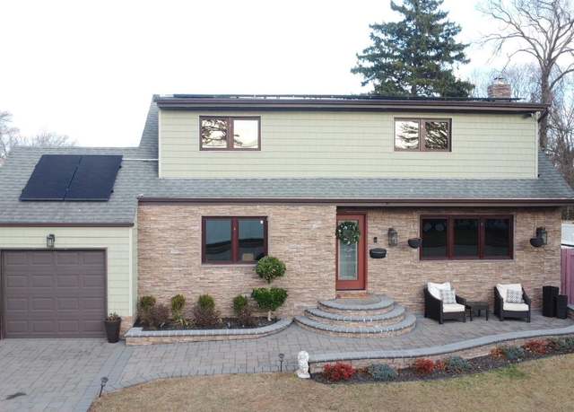 Property at 5 Kahn Ln, West Babylon, NY 11704, 4 beds, 2 baths